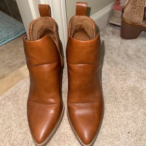 Universal Thread Boots
